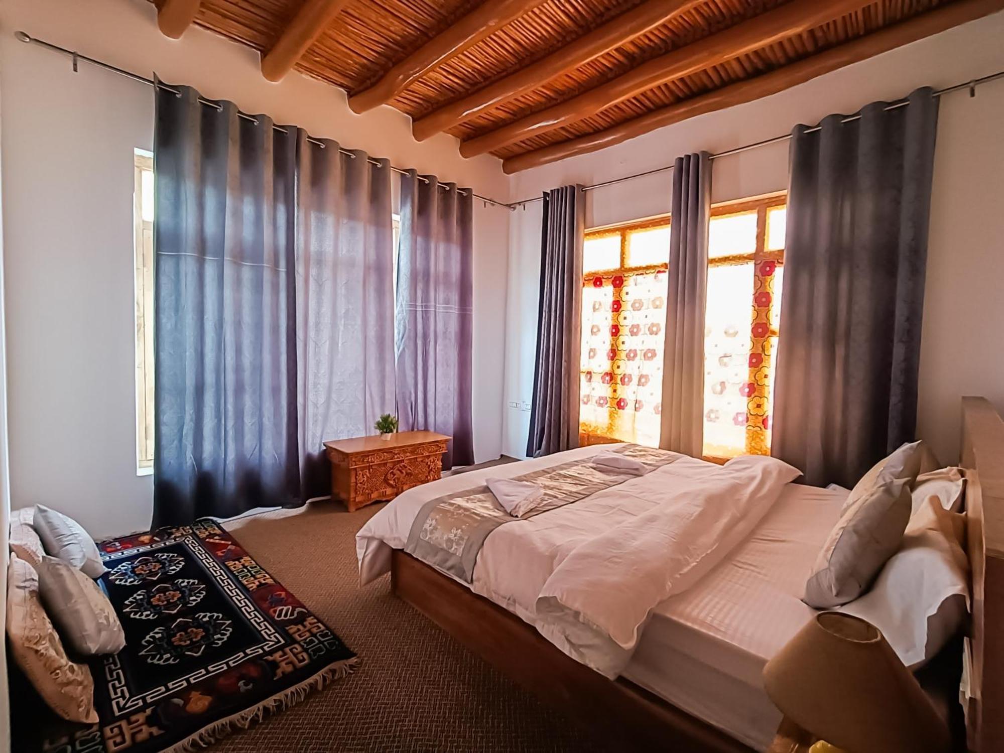 Traveller Nest Hotel Deskit Eksteriør billede